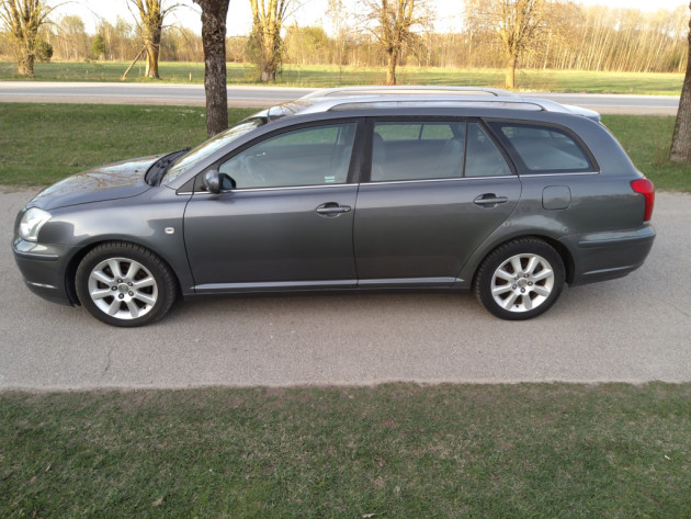 Toyota Avensis 2.2D-4D110kw Executive 09.06` - attēls 8