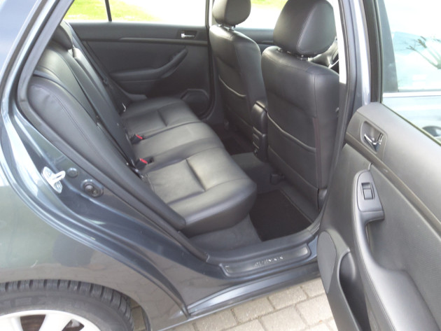 Toyota Avensis 2.2D-4D110kw Executive 09.06` - attēls 23