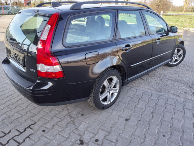 Volvo V50 2.0D Summum 04.07` - attēls 2