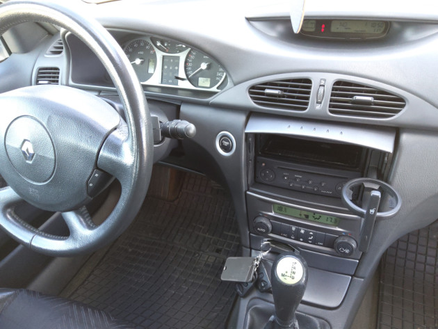 Renault Laguna2.0i automātiskā 06.03` - attēls 15