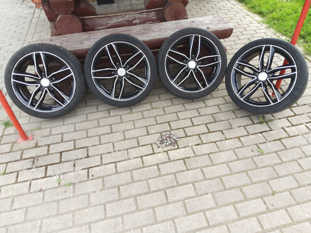 Audi A4 - attēls 1