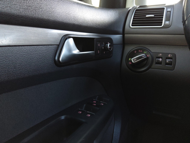 VW Touran 2.0TDi 103kW,6ātr.,10.13` - attēls 15