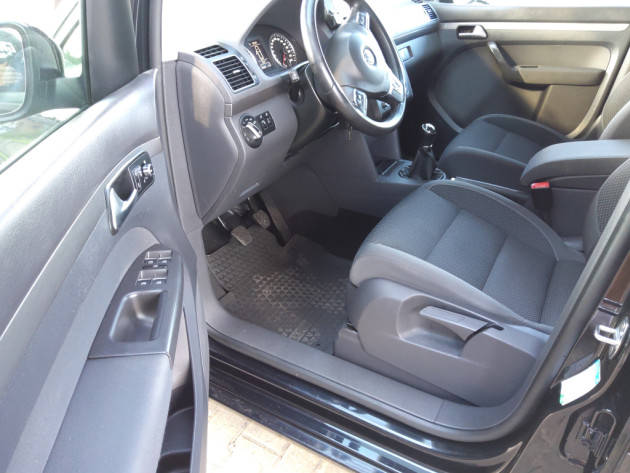 VW Touran 2.0TDi 103kW,6ātr.,10.13` - attēls 12