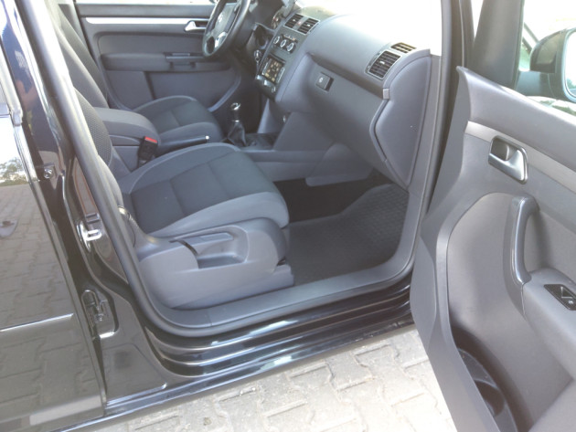 VW Touran 2.0TDi 103kW,6ātr.,10.13` - attēls 20