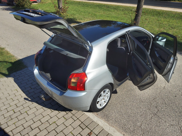 Toyota Corolla 2.0D4D 81kW,5durv.,04.02` - attēls 10