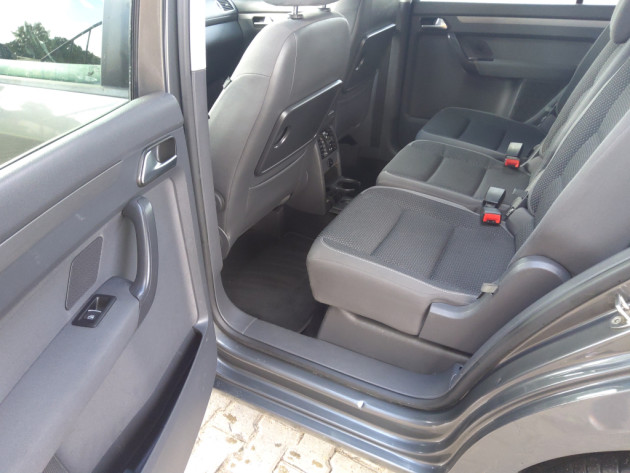 VW Touran 1.6TDI 77kw 7vietas 07.11` - attēls 25