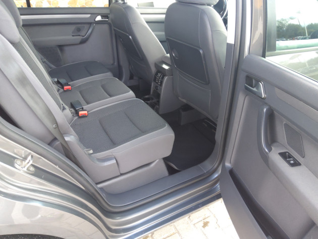 VW Touran 1.6TDI 77kw 7vietas 07.11` - attēls 26