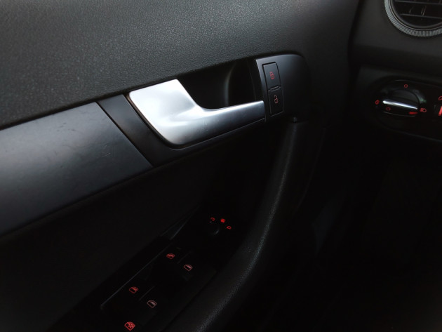 Audi A3 1.9TDi 77kW 5d.Sportback 05.09` - attēls 12