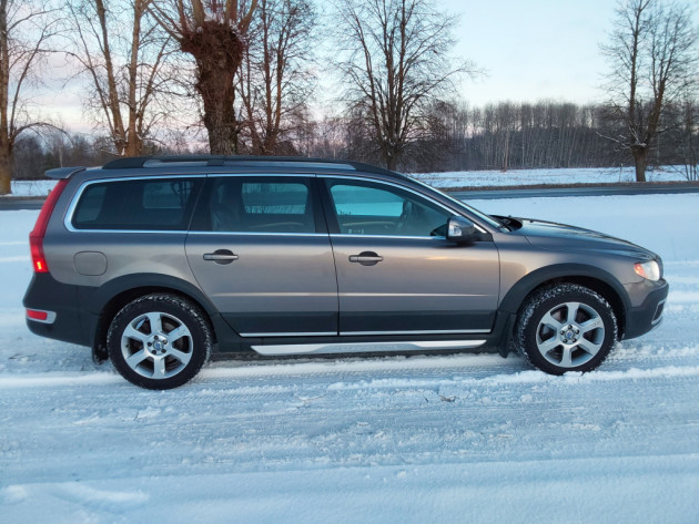 Volvo XC70 Summum autom,2.4D5 10.07` - attēls 8