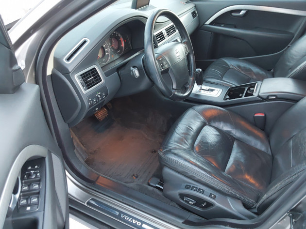 Volvo XC70 Summum autom,2.4D5 10.07` - attēls 10