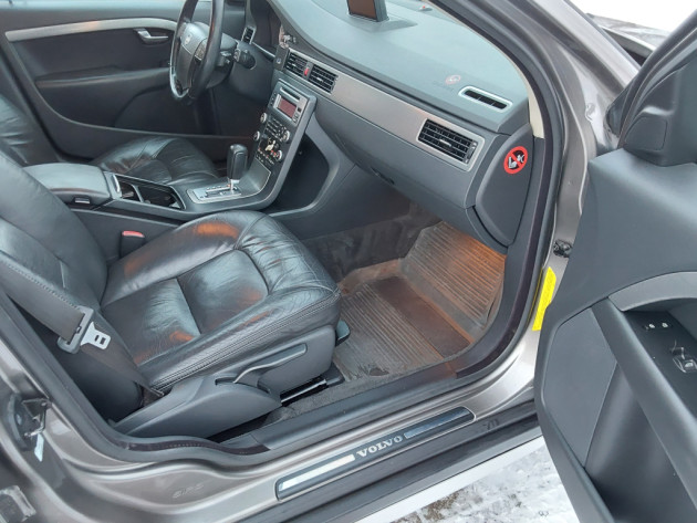 Volvo XC70 Summum autom,2.4D5 10.07` - attēls 17