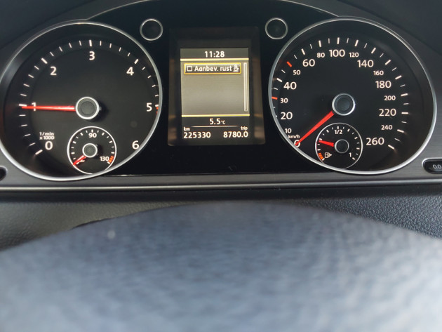 VW Passat  Executive 1.6TDi 77kW 03.13` - attēls 23