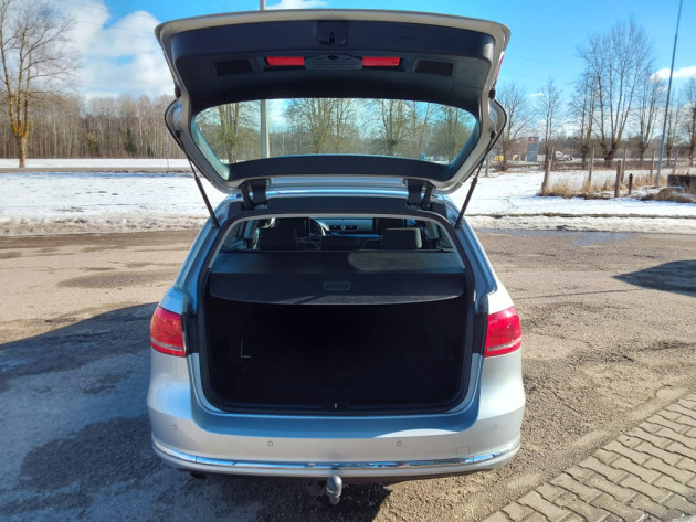 VW Passat  Executive 1.6TDi 77kW 03.13` - attēls 22