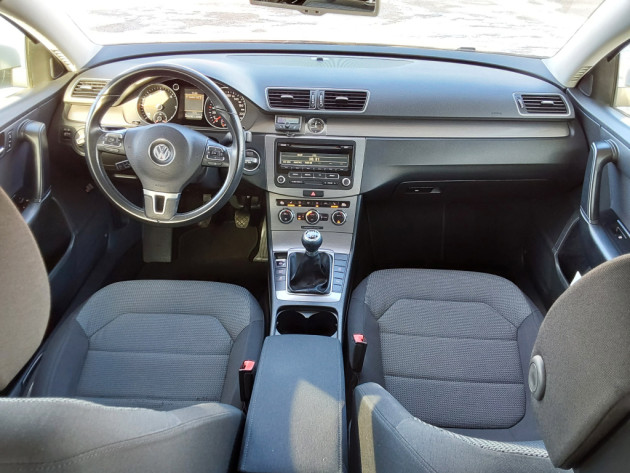 VW Passat  Executive 1.6TDi 77kW 03.13` - attēls 13