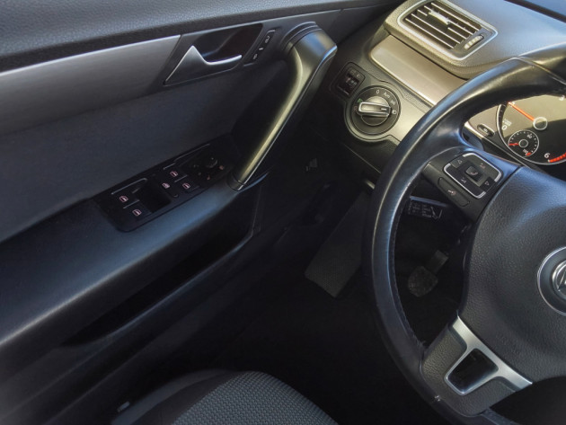VW Passat  Executive 1.6TDi 77kW 03.13` - attēls 10