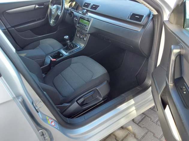 VW Passat  Executive 1.6TDi 77kW 03.13` - attēls 16