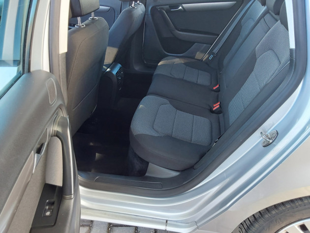 VW Passat  Executive 1.6TDi 77kW 03.13` - attēls 17