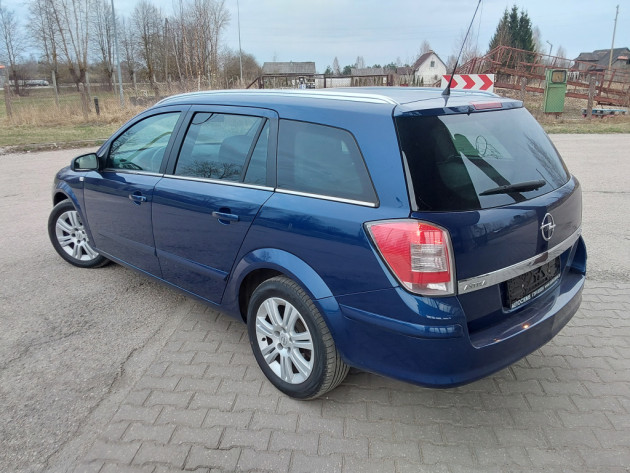 Opel Astra Car Cosmo1.9CDTi 110kW 05.08` - attēls 2