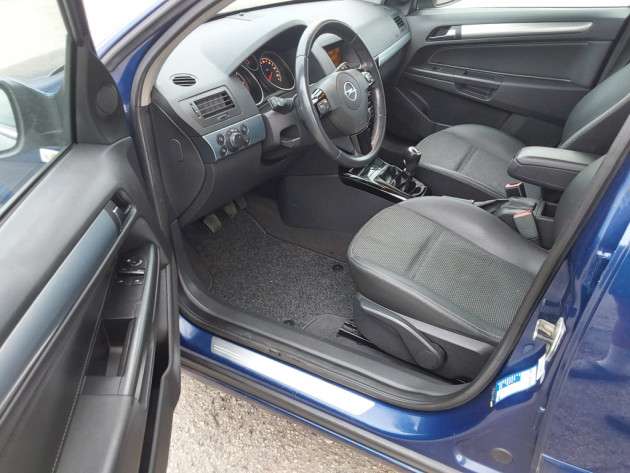 Opel Astra Car Cosmo1.9CDTi 110kW 05.08` - attēls 12