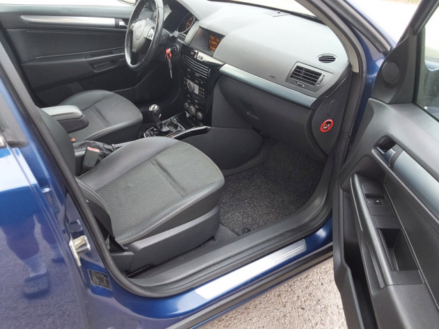 Opel Astra Car Cosmo1.9CDTi 110kW 05.08` - attēls 20
