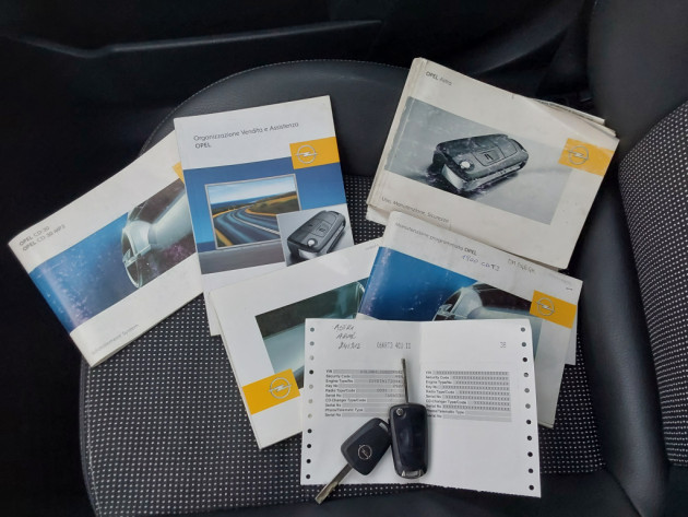 Opel Astra Car Cosmo1.9CDTi 110kW 05.08` - attēls 27