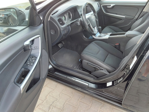 Volvo S60 2.4D5 autom.151kW 11.10` - attēls 11