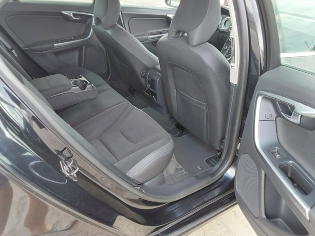 Volvo S60 2.4D5 autom.151kW 11.10` - attēls 23