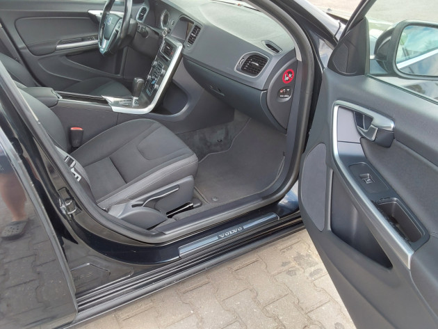 Volvo S60 2.4D5 autom.151kW 11.10` - attēls 20