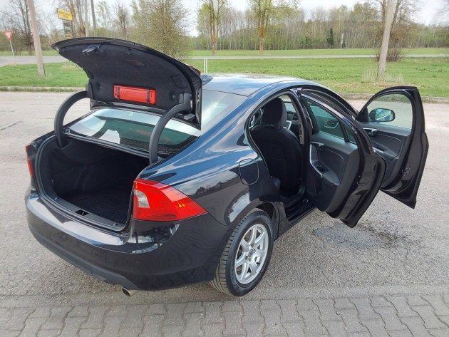 Volvo S60 2.4D5 autom.151kW 11.10` - attēls 10