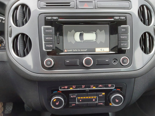 VW Tiguan2.0TDiStyleTech6ātr.āda,06.14` - attēls 22