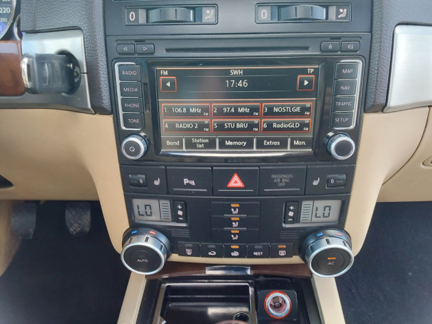 VW Touareg 2.5TDi 120kW 6ātr.,4X4 08.08` - attēls 11