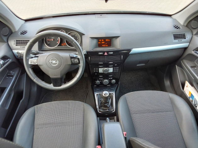 Opel Astra Car Cosmo1.9CDTi 110kW 05.08` - attēls 13