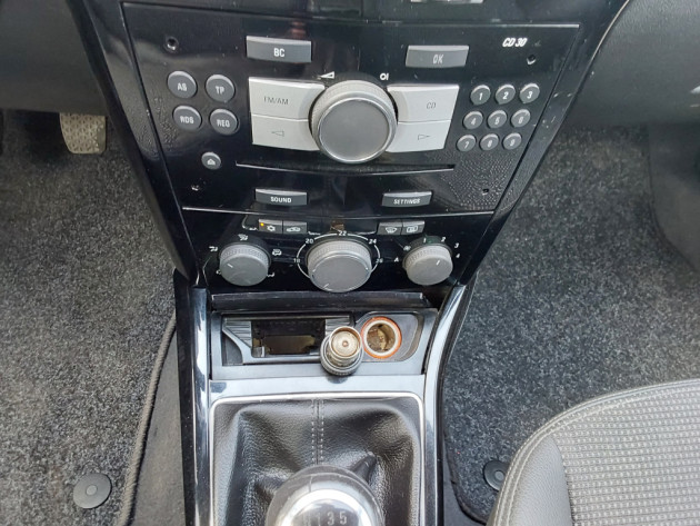 Opel Astra Car Cosmo1.9CDTi 110kW 05.08` - attēls 14