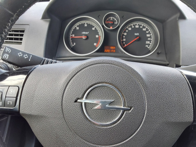 Opel Astra Car Cosmo1.9CDTi 110kW 05.08` - attēls 29