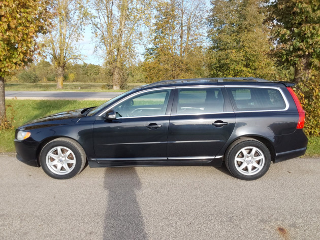 Volvo V70 2.4D5 Momentum 6ātr.,09.09` - attēls 6
