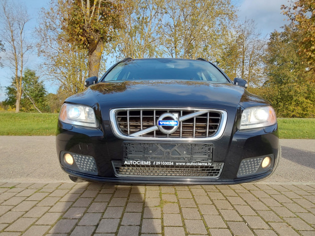 Volvo V70 2.4D5 Momentum 6ātr.,09.09` - attēls 5