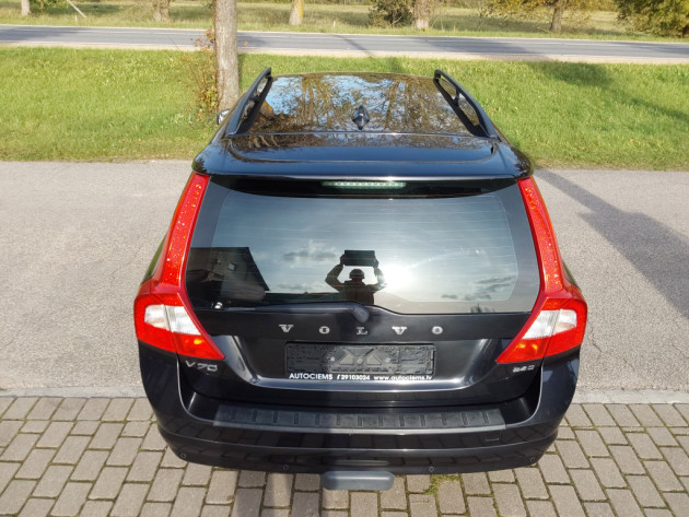 Volvo V70 2.4D5 Momentum 6ātr.,09.09` - attēls 7