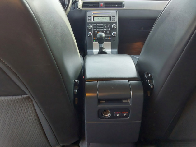 Volvo V70 2.4D5 Momentum 6ātr.,09.09` - attēls 21