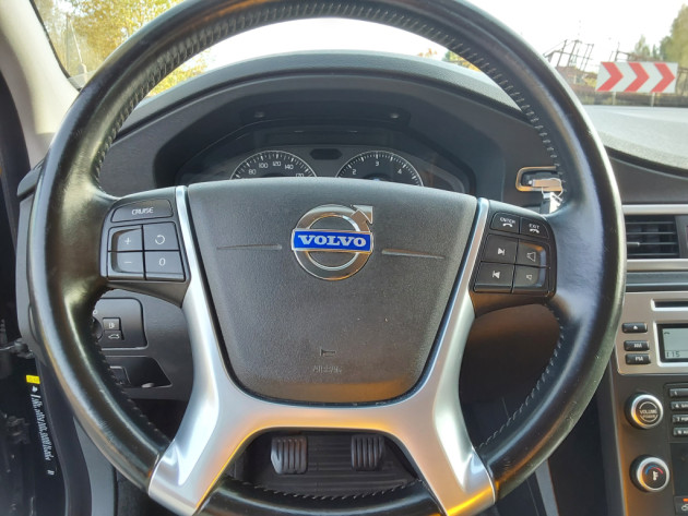 Volvo V70 2.4D5 Momentum 6ātr.,09.09` - attēls 15