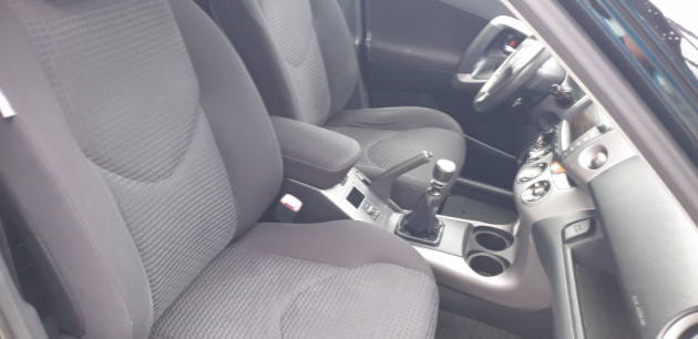 Toyota RAV4 2.2D4D 100kW4X4 Executive04.09` - attēls 19