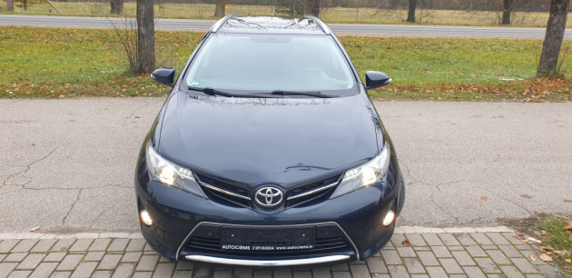 Toyota Auris 2.0D4D 91kW 04.15` - attēls 5