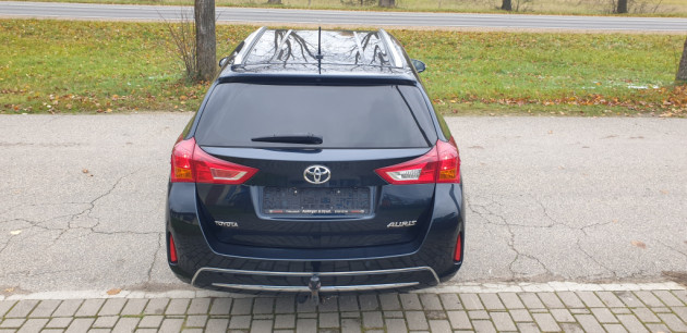 Toyota Auris 2.0D4D 91kW 04.15` - attēls 9