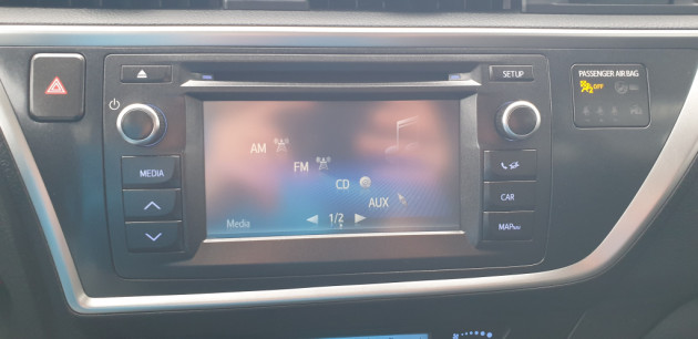 Toyota Auris 2.0D4D 91kW 04.15` - attēls 20