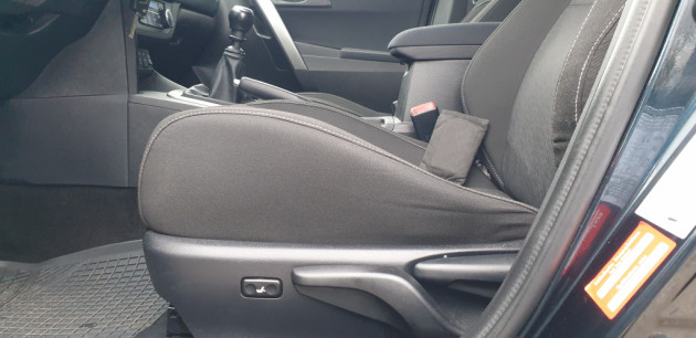 Toyota Auris 2.0D4D 91kW 04.15` - attēls 21