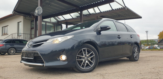 Toyota Auris 2.0D4D 91kW 04.15` - attēls 32