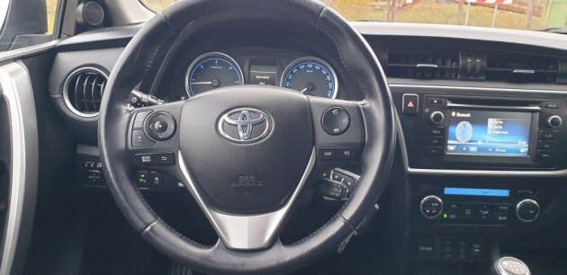 Toyota Auris 2.0D4D 91kW 04.15` - attēls 13