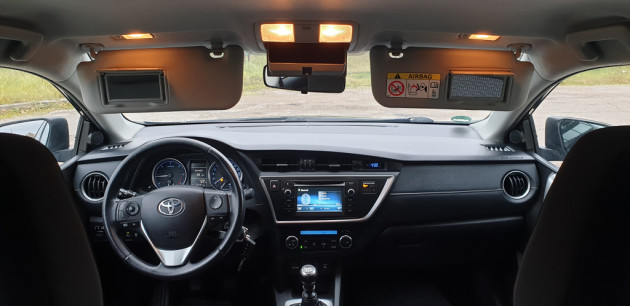 Toyota Auris 2.0D4D 91kW 04.15` - attēls 17