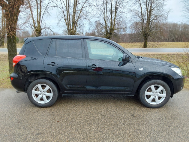 Toyota RAV4 2.2D4D 100kW4X4 Executive04.09` - attēls 8