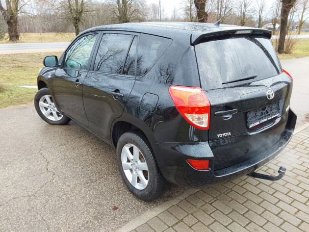 Toyota RAV4 2.2D4D 100kW4X4 Executive04.09` - attēls 4