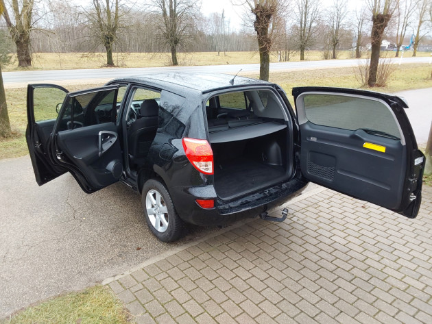 Toyota RAV4 2.2D4D 100kW4X4 Executive04.09` - attēls 10